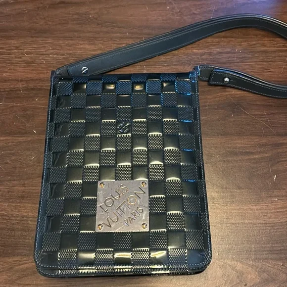 LOUIS VUITTON 2 WAY BAG CABARET CLUB IN GREEN - Picture 1 of 14
